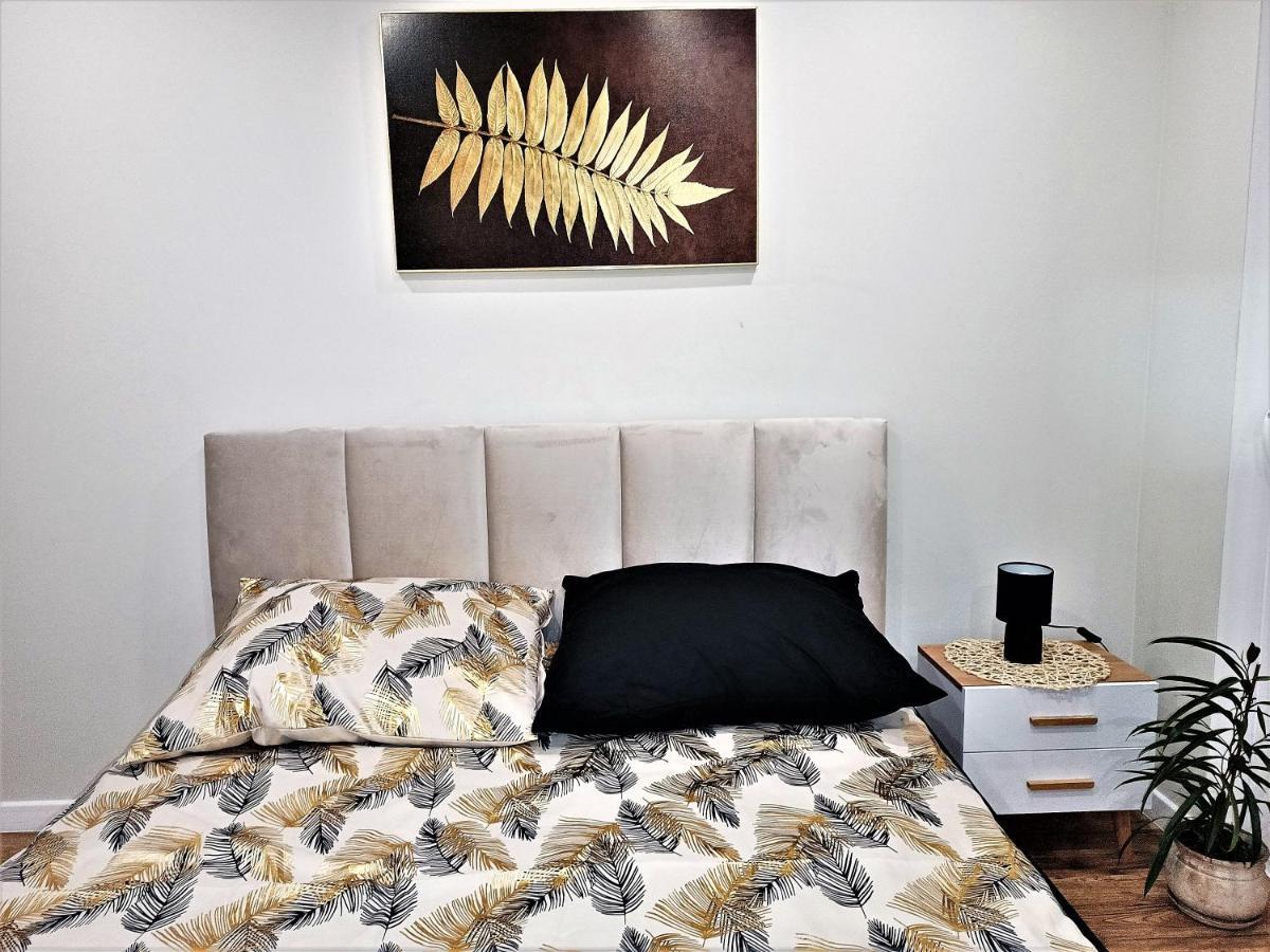 Apartament Przy Kopalni Srebra Тарновськє-Гури Екстер'єр фото
