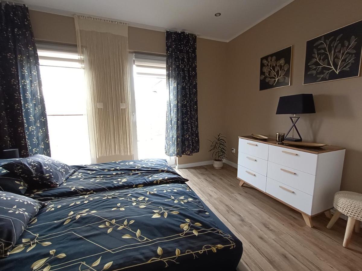 Apartament Przy Kopalni Srebra Тарновськє-Гури Екстер'єр фото