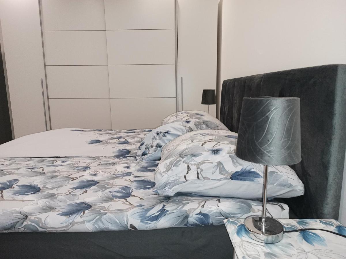 Apartament Przy Kopalni Srebra Тарновськє-Гури Екстер'єр фото